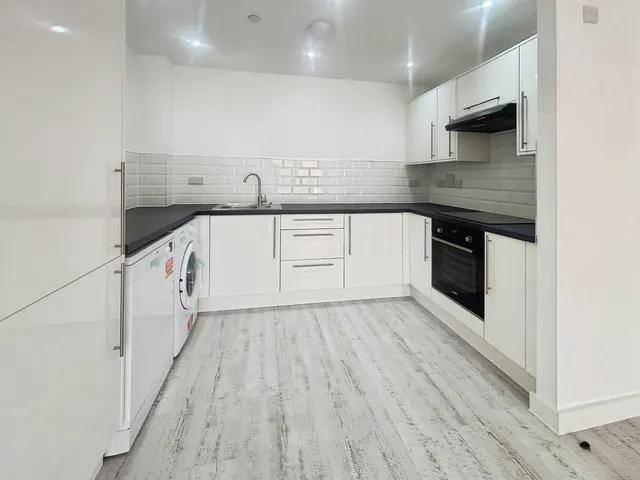 Armstrong House Peterborough, PE2, photo 1