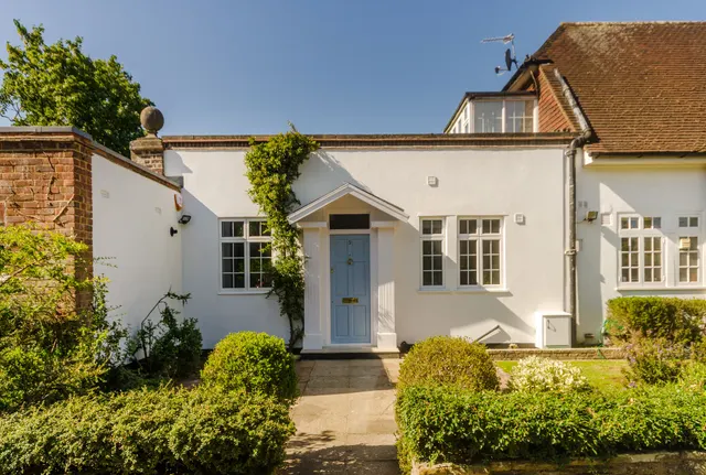5 Ravenswood Court, Kingston Hill, Kingston upon Thames, photo 1