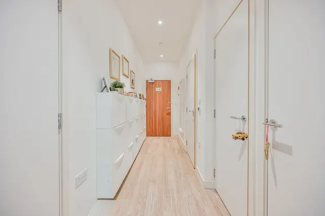 Flat 1, Lyall House, 2 Shipbuilding Way, London, photo 1