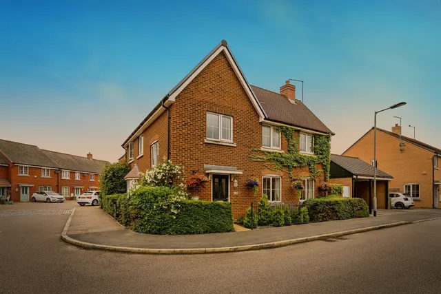 Lambert Road, Aylesbury, HP18, photo 1