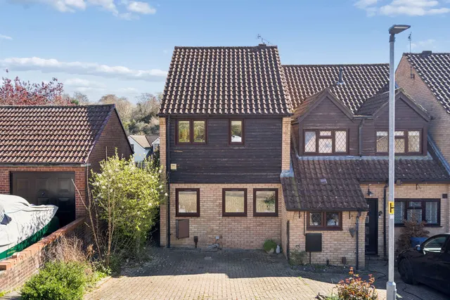 Kingsley Drive, Marlow Bottom SL7 3QR, photo 1