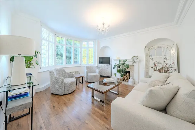 Otley Road, Adel, LS16, photo 3