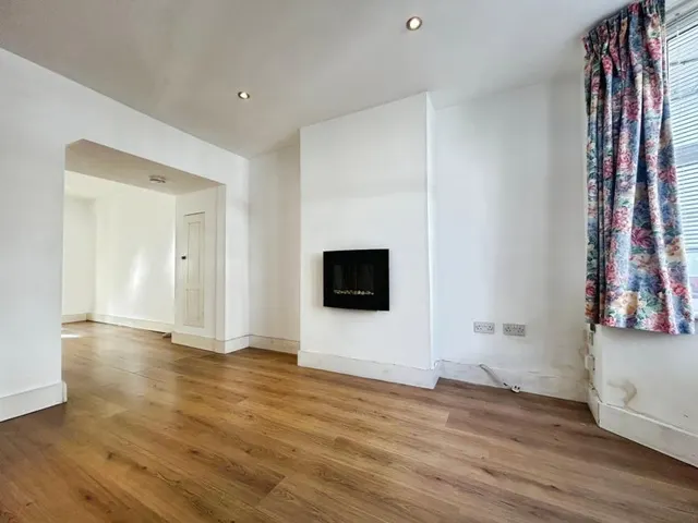 Oakridge Road, High Wycombe, HP11, photo 2