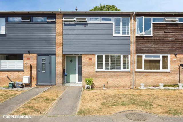 Beaumont Square, Cranleigh, GU6, photo 1
