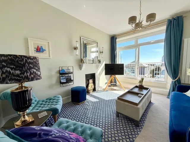 Gyllyngvase Terrace, Falmouth, TR11, photo 3
