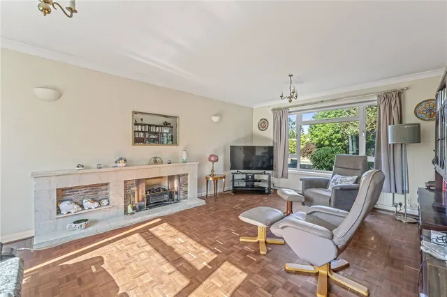 Photo 3 — Meadows End, Sunbury, TW16 6SP