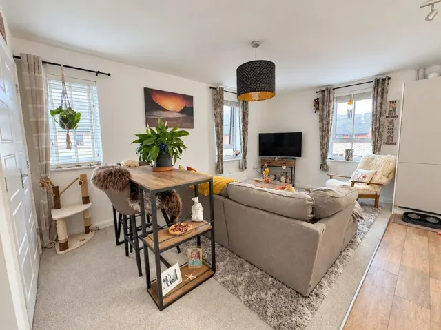Clutterbuck Close, Leonard Stanley, GL10, photo 3