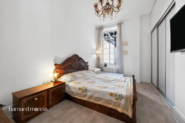 Photo 2 — Glanville Way, EPSOM