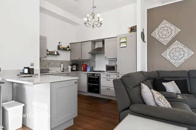 Glanville Way, EPSOM, photo 1