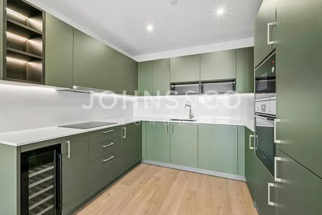 Redwood Tower, Twelve Trees Park, E15, photo 1