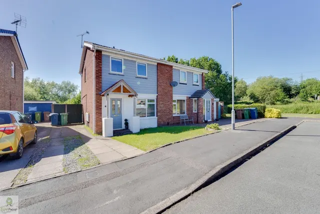 Baywood Close, Stafford, ST17, photo 2