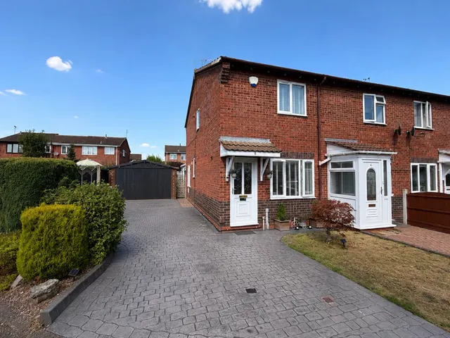 Exbury Close, Pendeford, Wolverhampton, WV9, photo 1