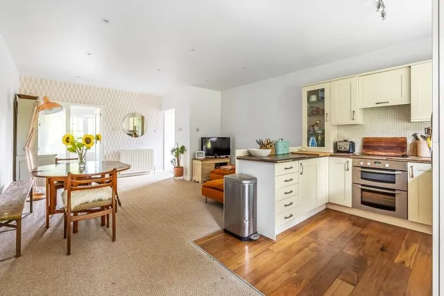 The Paddock, Westcott, RH4, photo 2