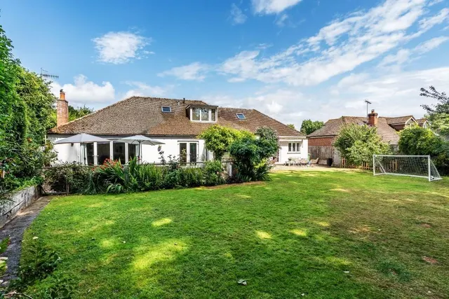 The Paddock, Westcott, RH4, photo 1
