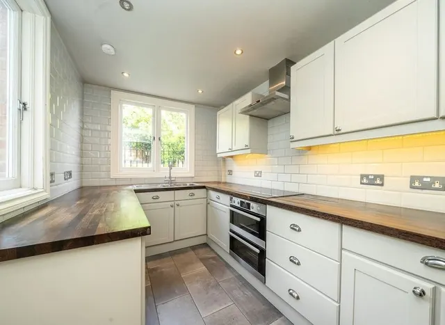 Photo 3 — Pembroke Road, Muswell Hill, N10