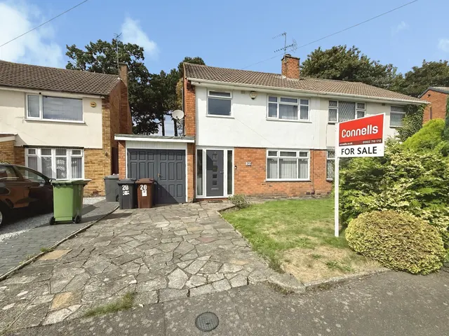 Cricket Meadow, Fordhouses, WV10, photo 1