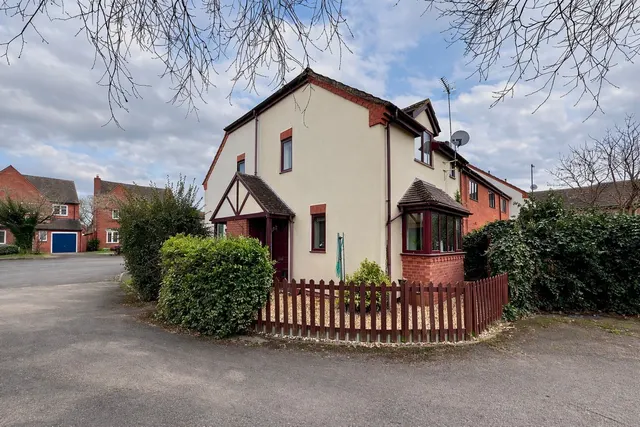 2 bedroom house — Warwick Road, Wellesbourne, CV35