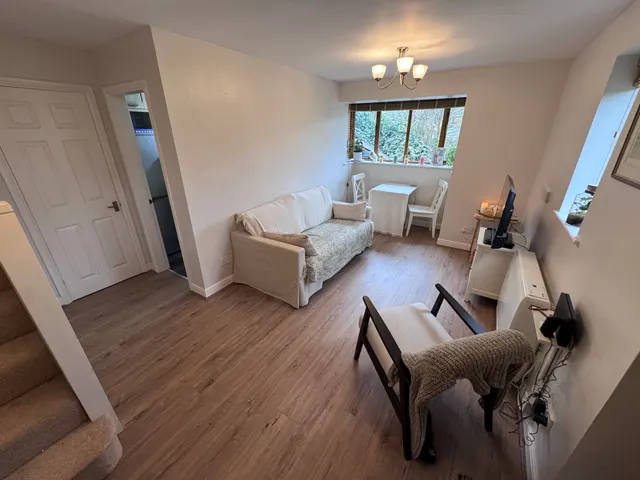 Photo 2 — Warwick Road, Wellesbourne, CV35