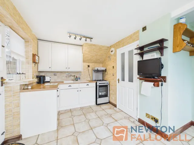 Rothesay Way, Willenhall, WV12, photo 3