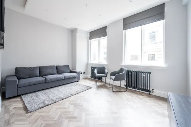 Photo 2 — Flat 28, 18-20 Creechurch Lane, London