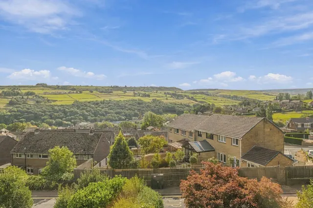 Greenfield Road, Holmfirth, HD9, photo 2