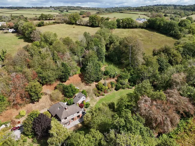 Victoria Terrace, Milton Combe, PL20, photo 2