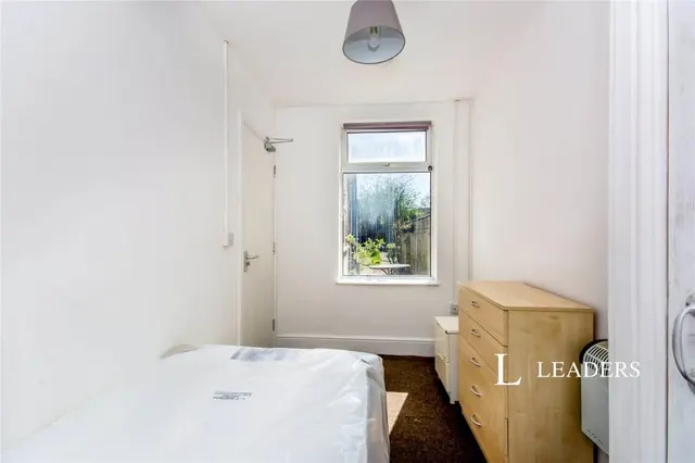 Portland Street, Boston, PE21, photo 1