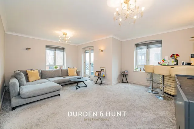 Epping New Road, Buckhurst Hill, IG9, photo 2