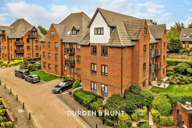 Epping New Road, Buckhurst Hill, IG9, photo 1