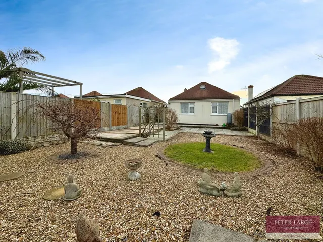 Photo 2 — Carlisle Avenue, Rhyl, Denbighshire, LL18 3UD