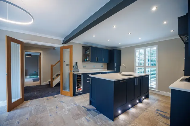 Oldfield Crescent, Cheltenham, GL51, photo 2