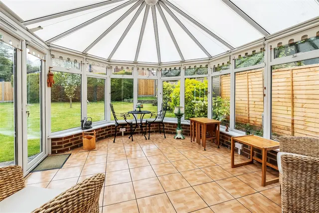 Agates Lane, Ashtead, KT21, photo 3