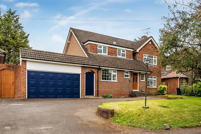 Agates Lane, Ashtead, KT21, photo 1