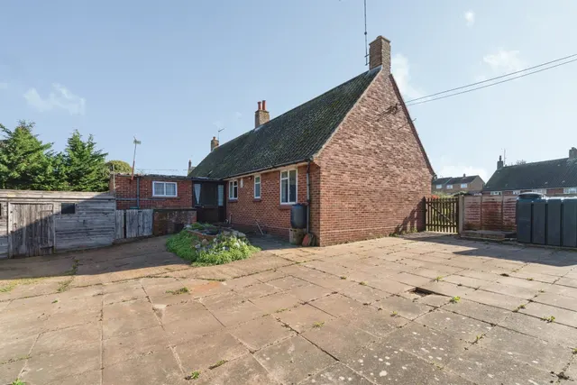 Photo 2 — Queens Close, Blakeney, Holt