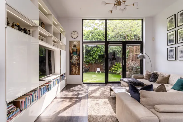 Photo 2 — Ebury Mews, London, N5