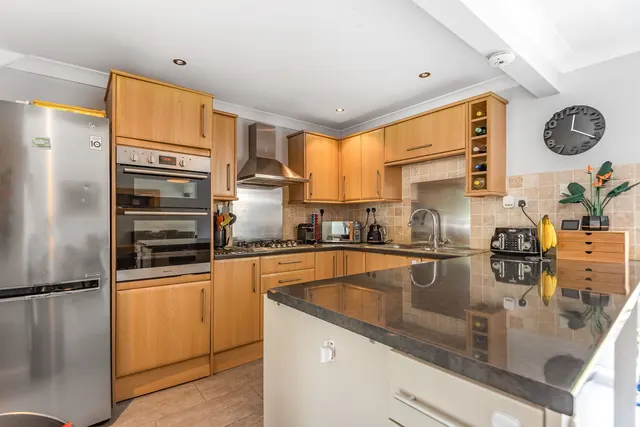 Photo 3 — Cedar Drive, Marlow, SL7 3QB