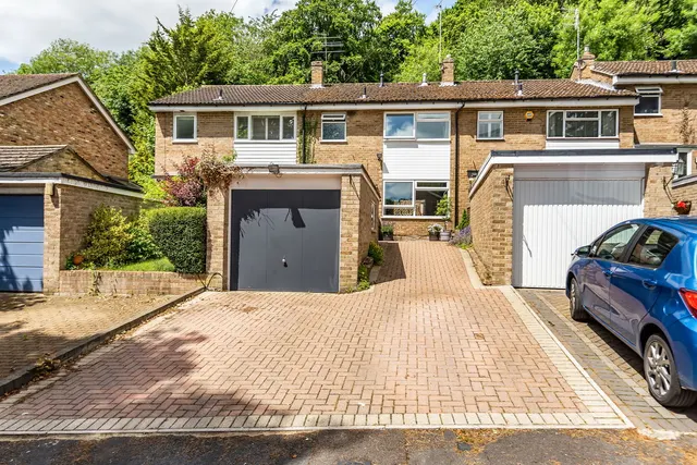 Cedar Drive, Marlow, SL7 3QB, photo 1