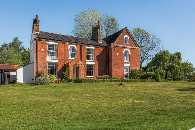 Historic Country House Near Aslacton, photo 2