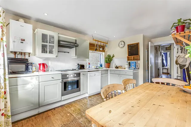 Photo 3 — Laitwood Road, London, SW12