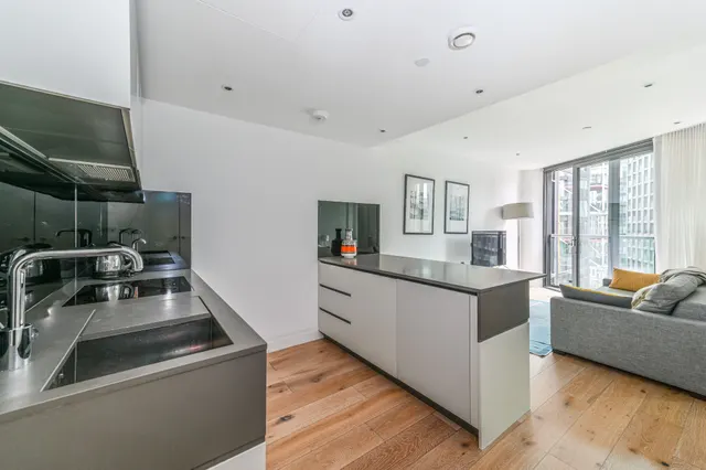 Photo 3 — Apartment 19, 2 Riverlight Quay, London