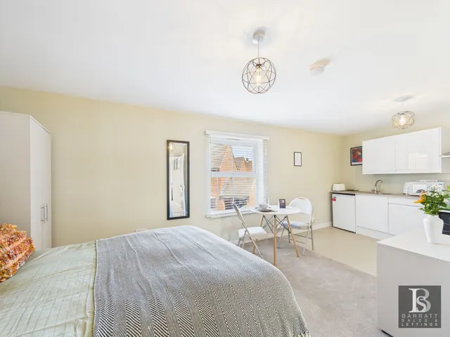 Stinsford Crescent, Swindon, SN25, photo 1