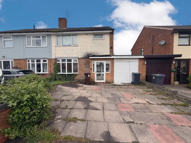 Farmbrook Avenue, Fordhouses, WV10, photo 1