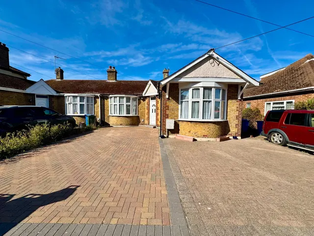 Holmside Avenue, Minster On Sea, ME12, photo 1