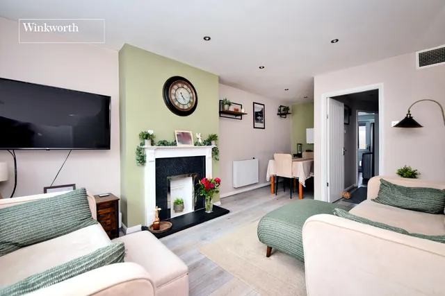 Silverdale Close, Cheam, SM1, photo 3