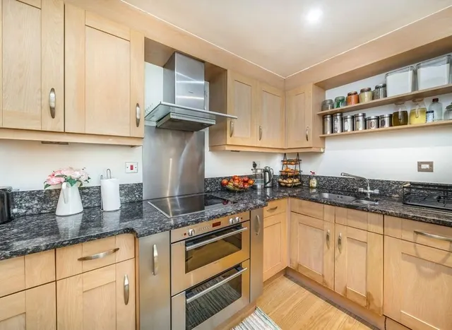 Photo 2 — Lamberts Road, Surbiton, KT5