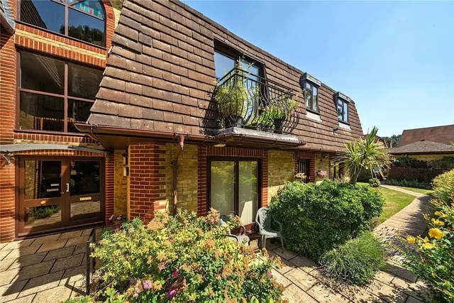 Photo 2 — Tudor Road, Beckenham, BR3