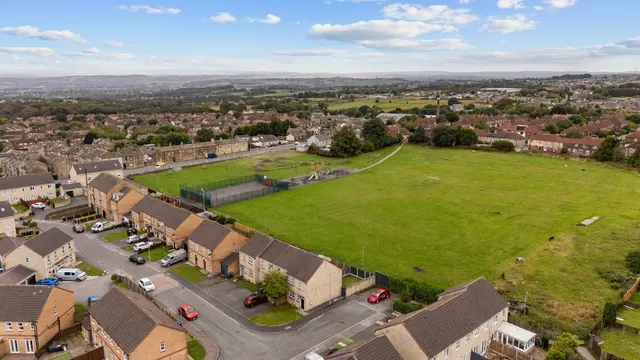 Braine Croft, Bradford, BD6, photo 2
