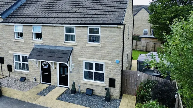 Manywells Close, Cullingworth, BD13, photo 1