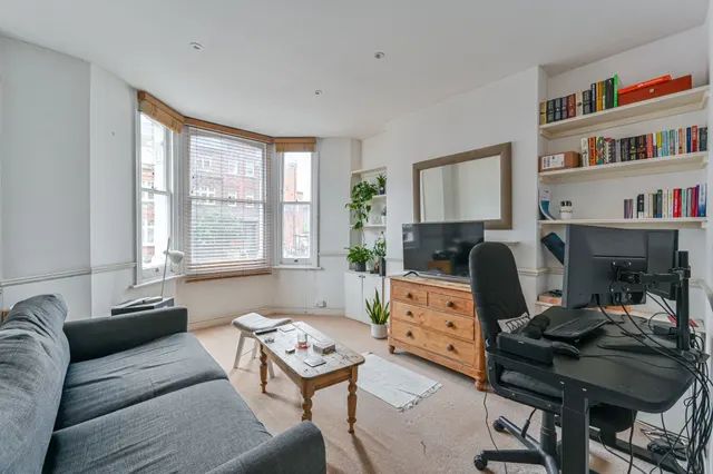 Photo 2 — Ground Floor, 292 Queenstown Road, London
