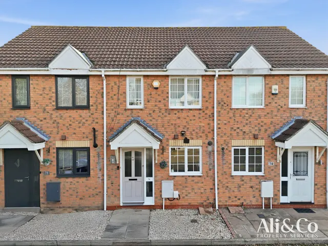 Edmund Road, Chafford Hundred, Essex, RM16 6HA, photo 1
